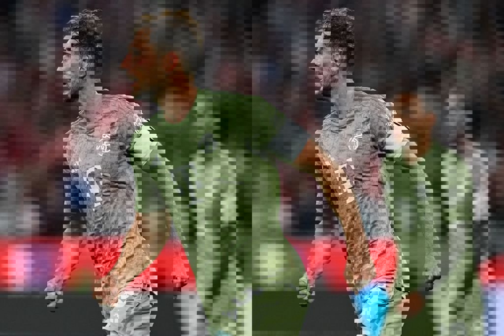 1925584