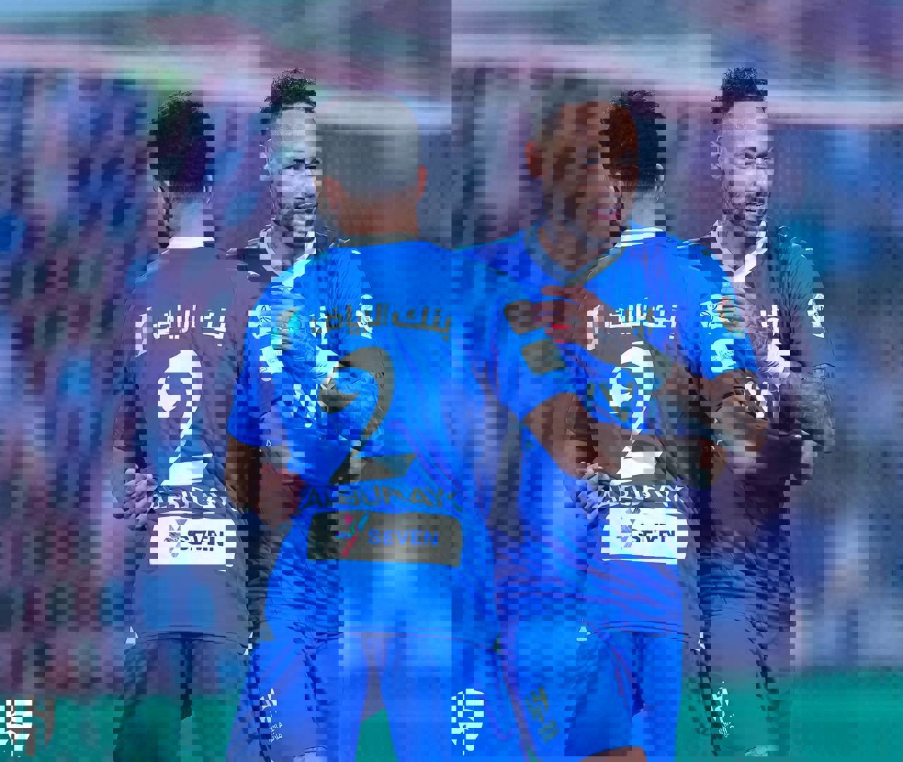 1925637