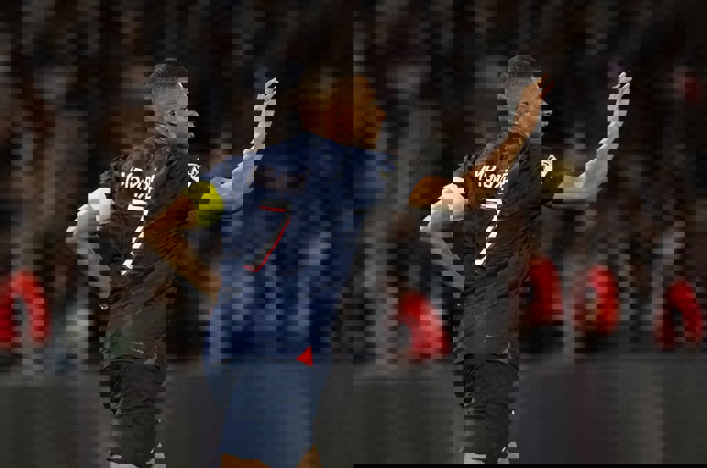 1925599