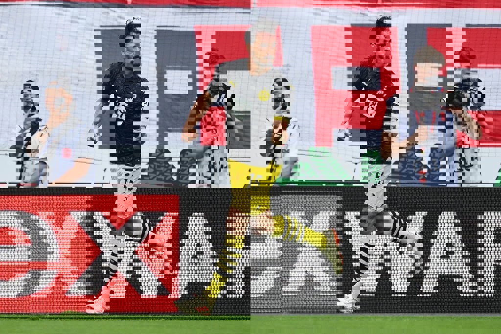 1925847