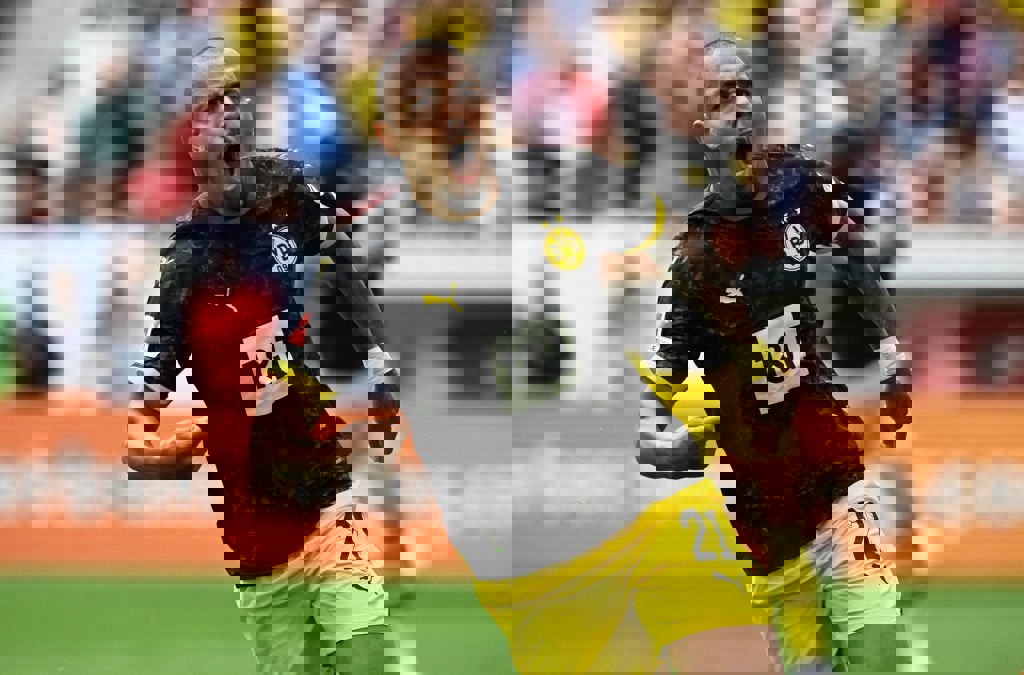 1925842