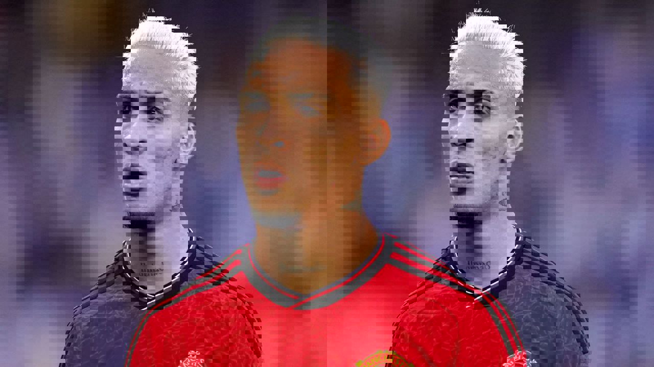 1926370