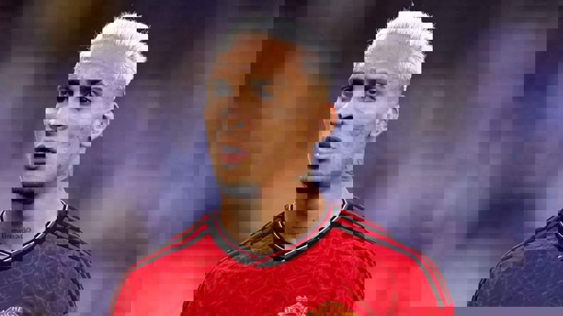 1926370