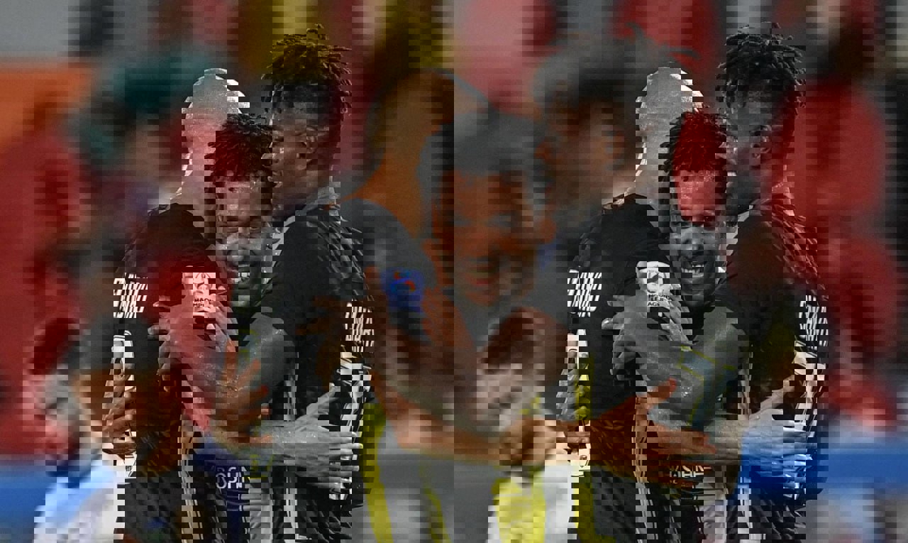 1927243