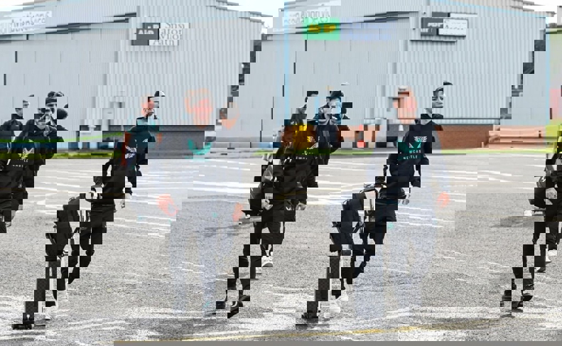 1927251