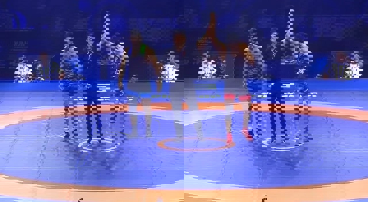 1927083