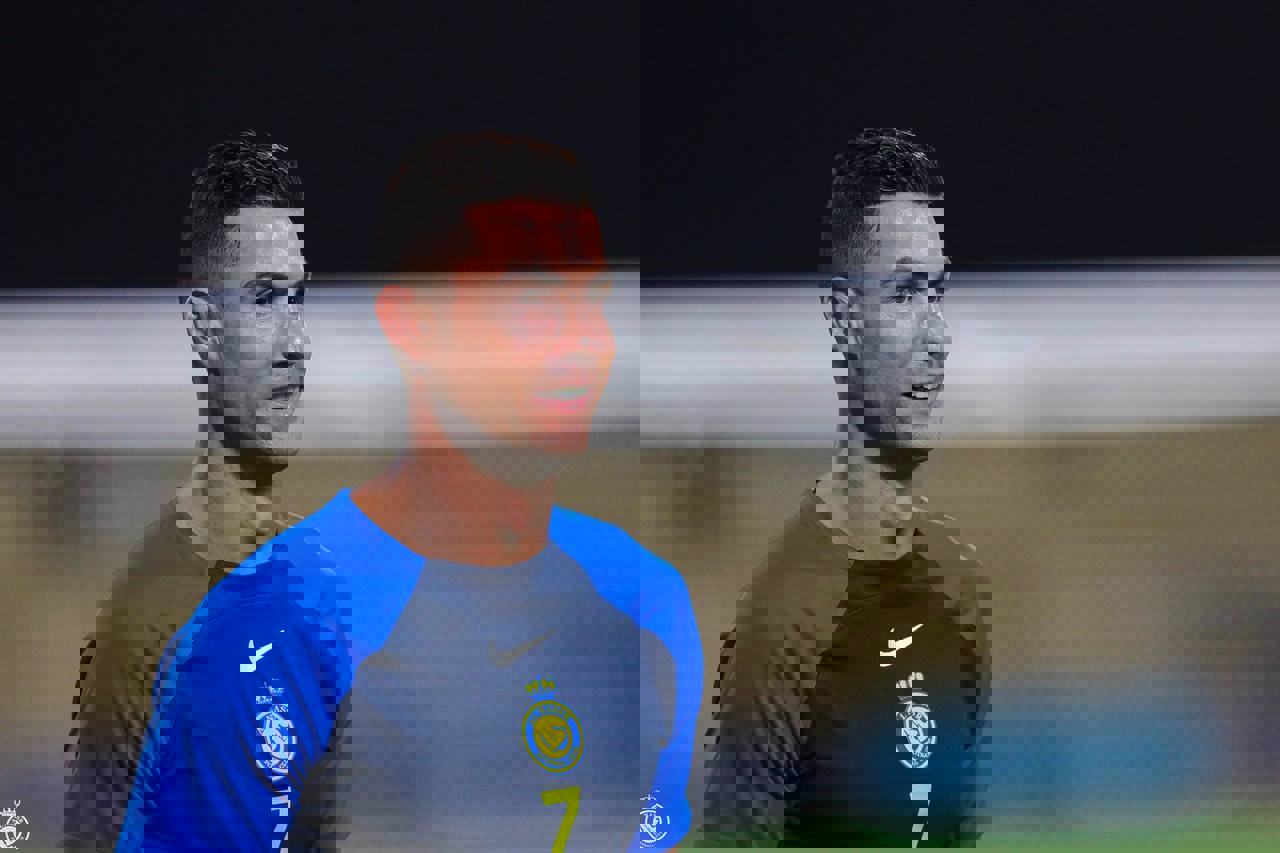 1927022