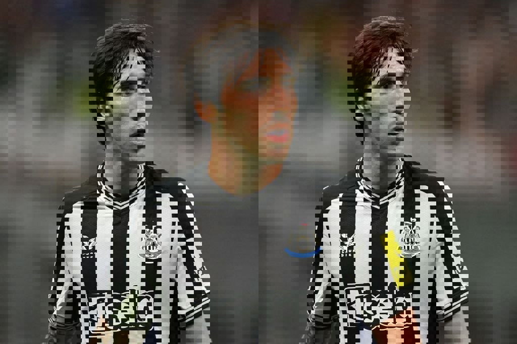 1927885