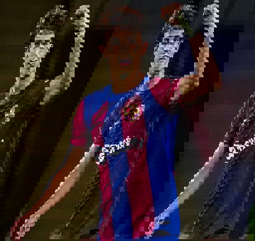 1927878