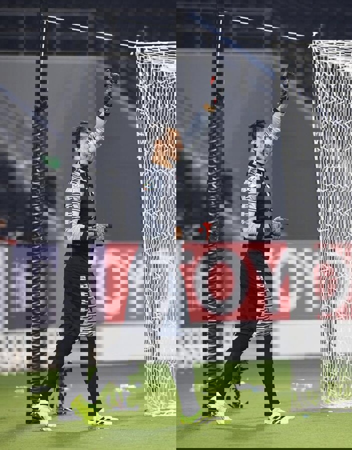 1927376