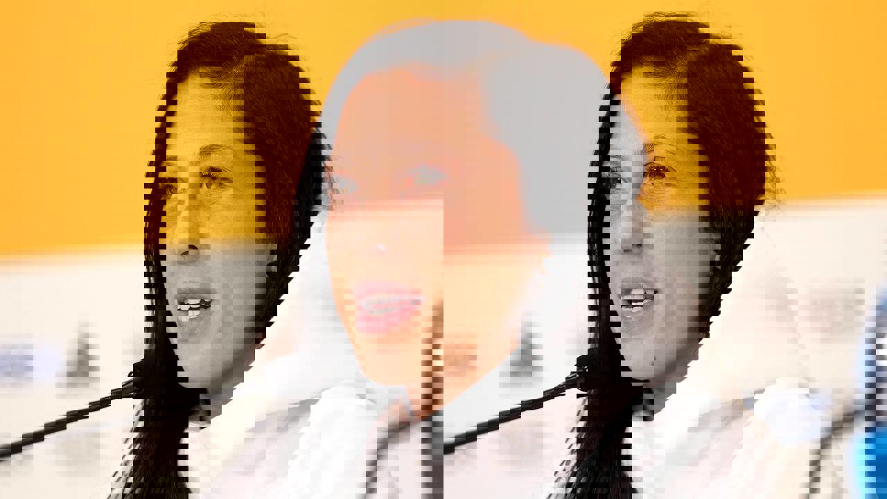 1927395
