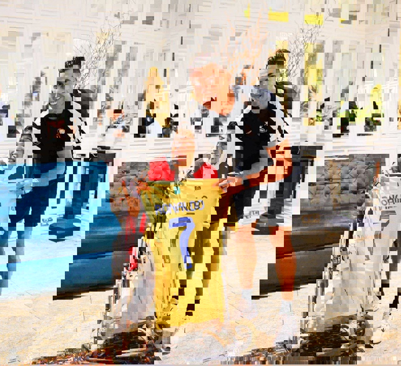 1927754
