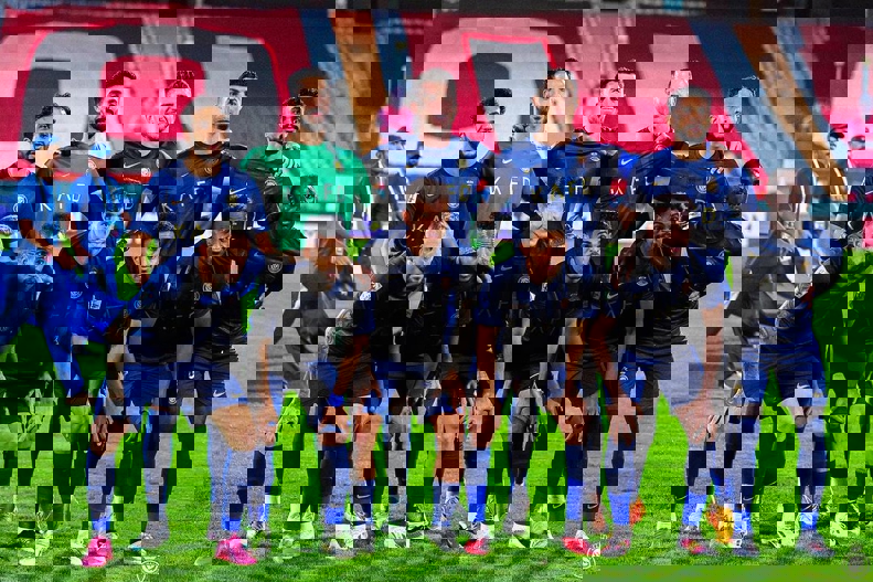 1927933