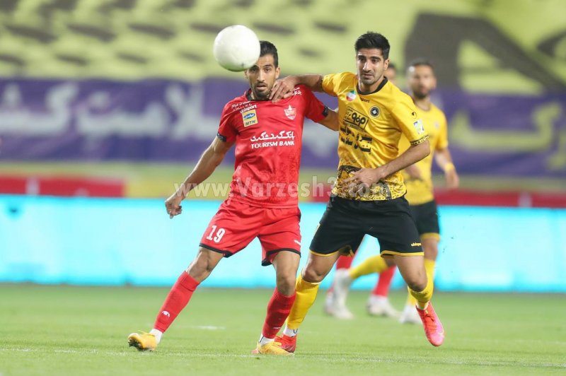 ستاره سابق سپاهان تا نیمفصل بیرون !