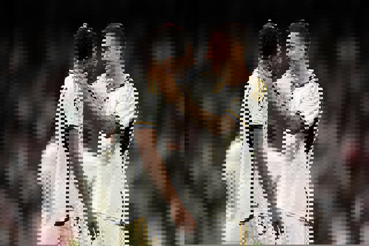 1928438