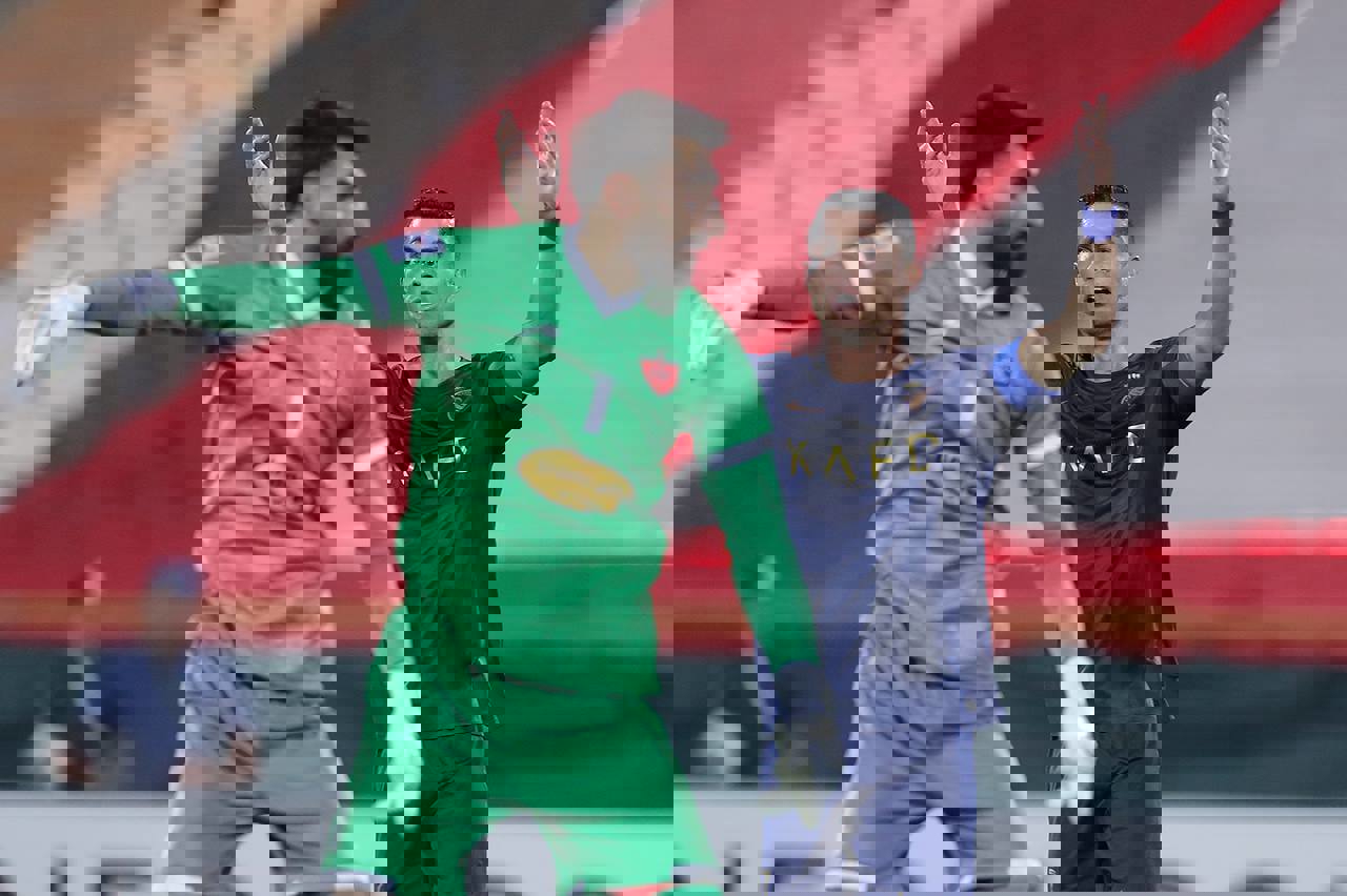 1928138