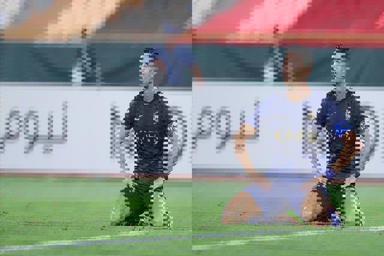 1928137