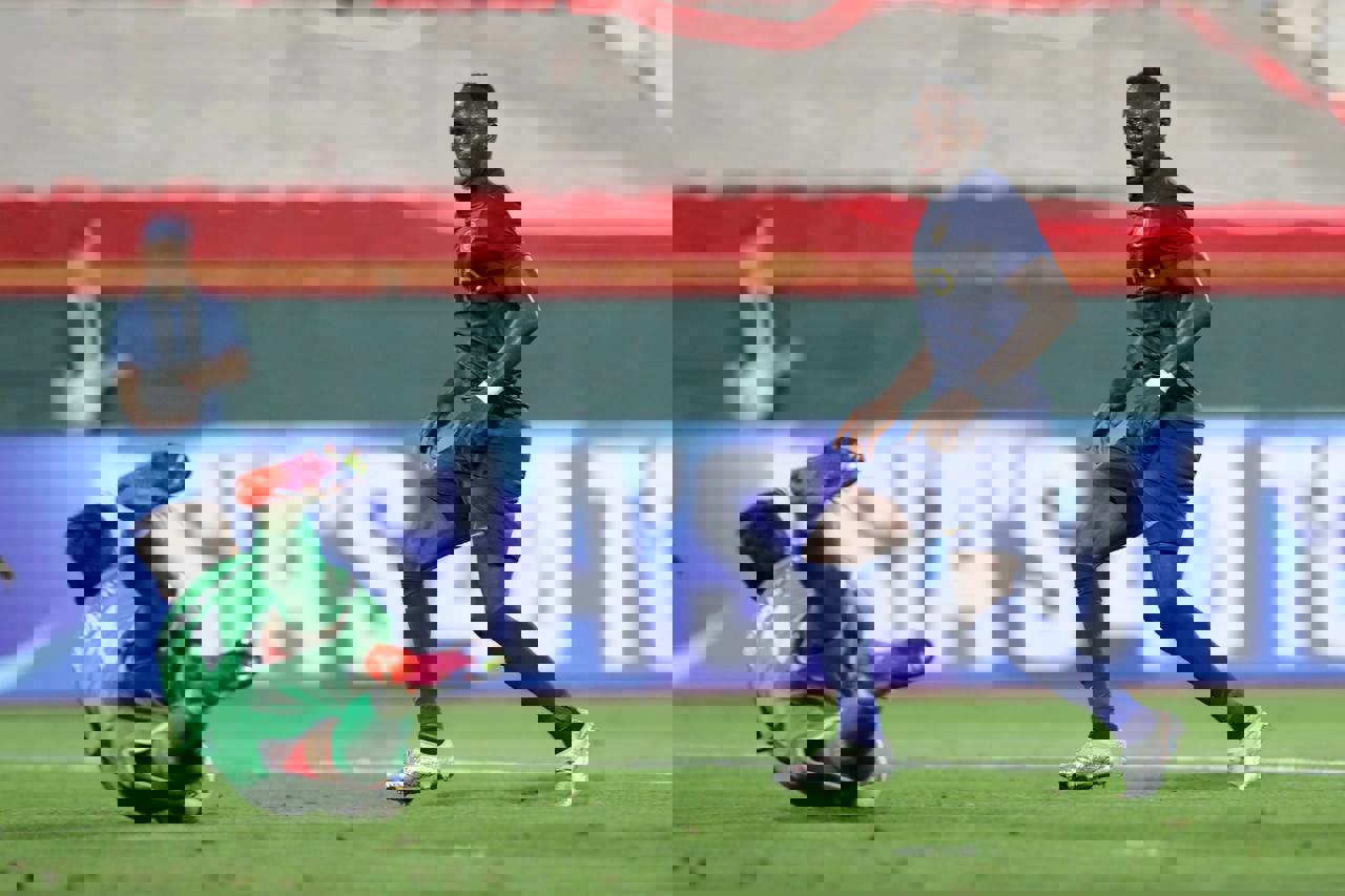 1928122