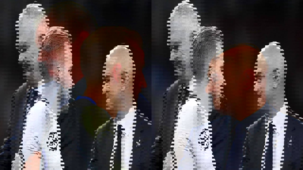 1928272