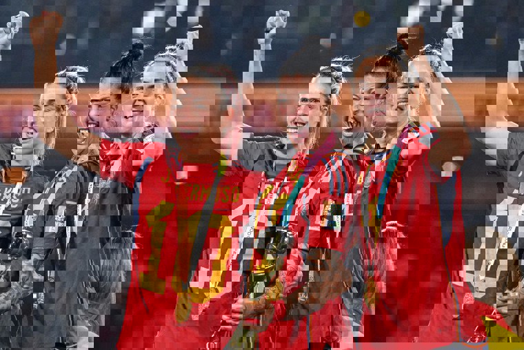 1928382