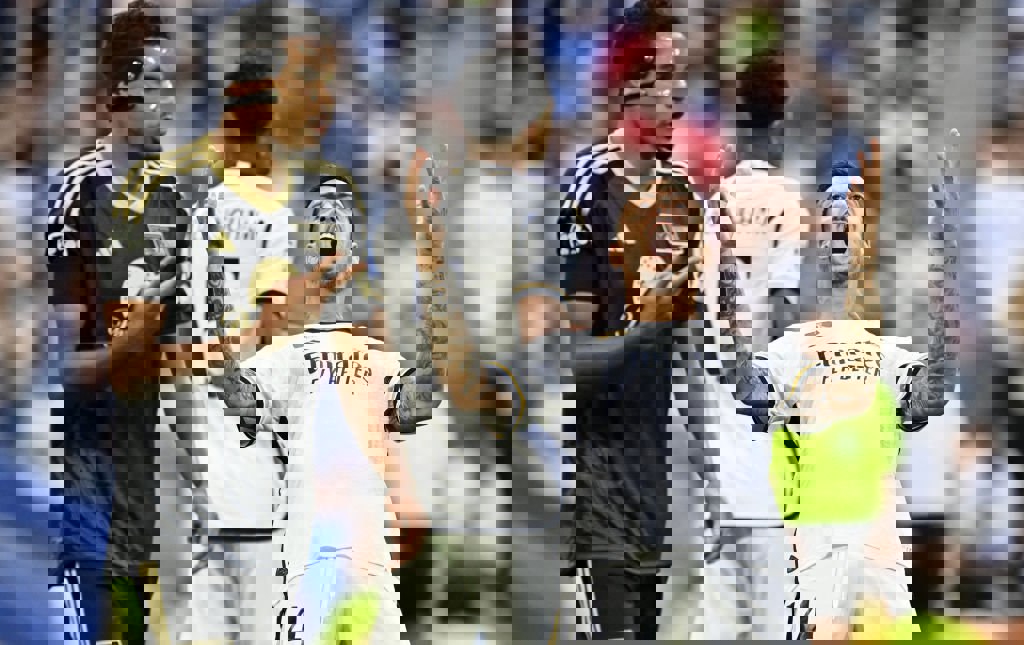 1928409
