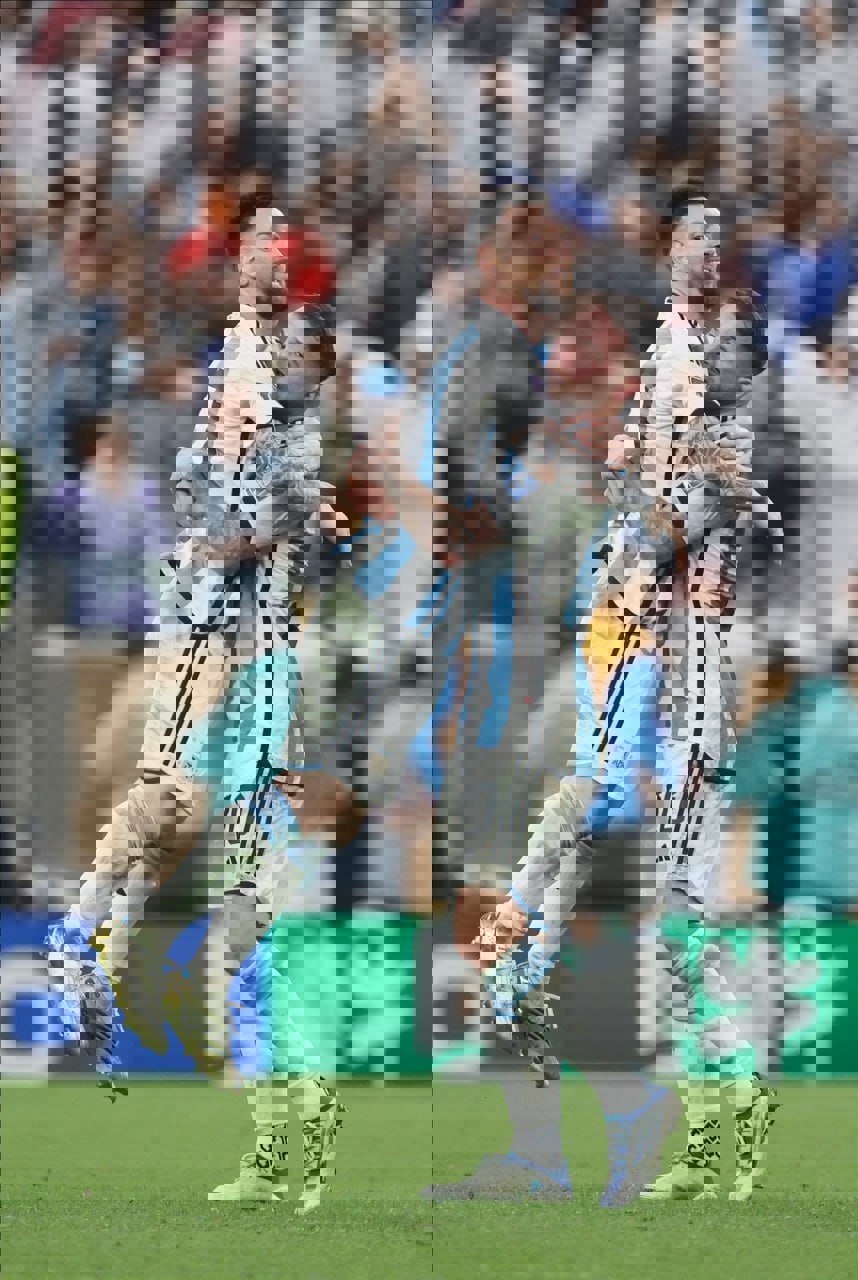 1928322
