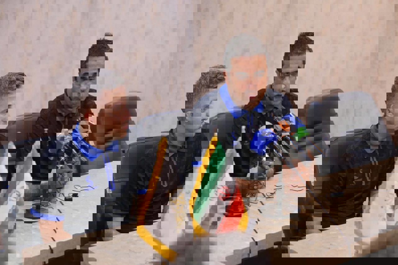1928368