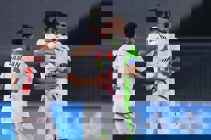 شب درخشان 3 استقلالی و نصفی (عکس)