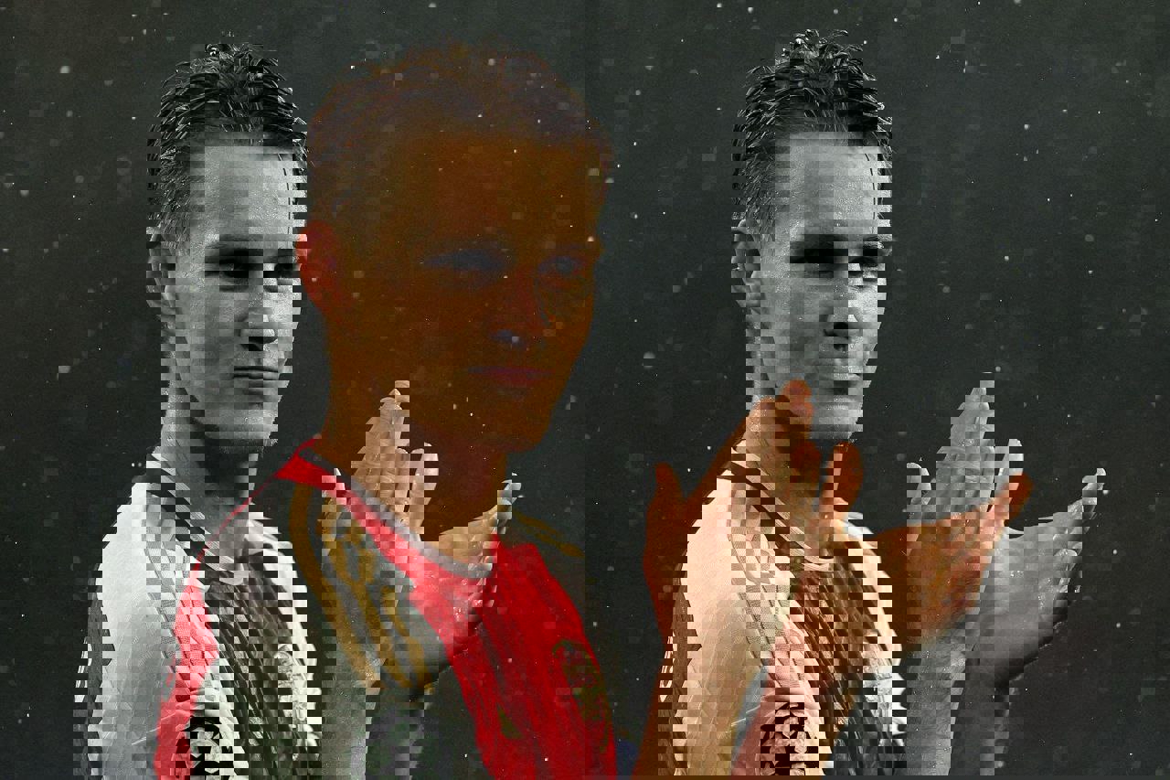 1928592