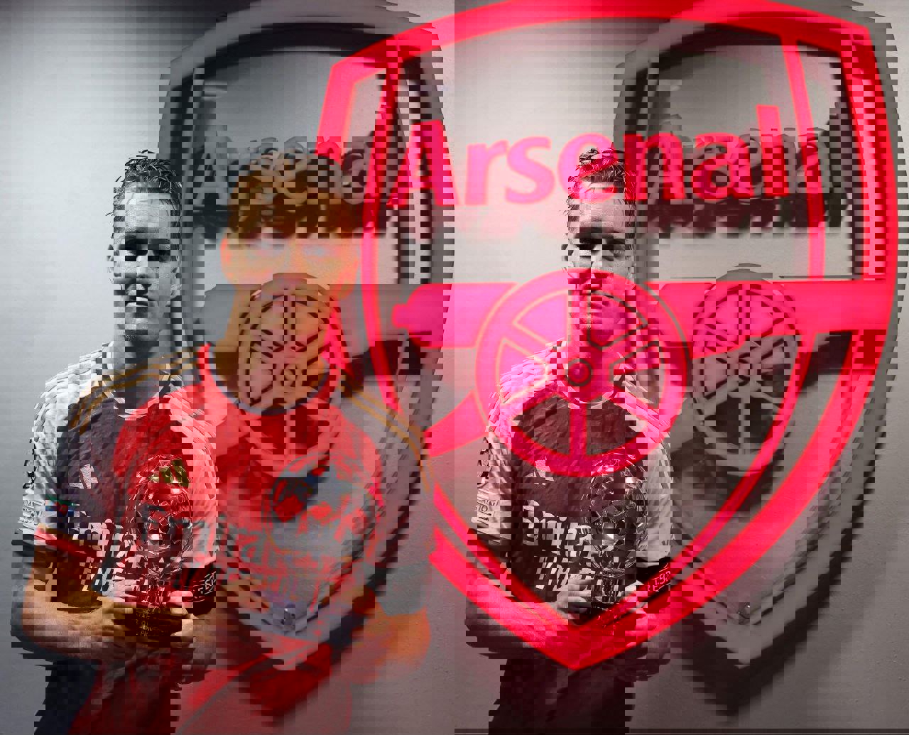 1928593