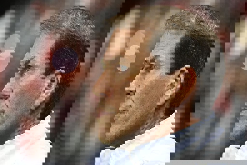 1928583