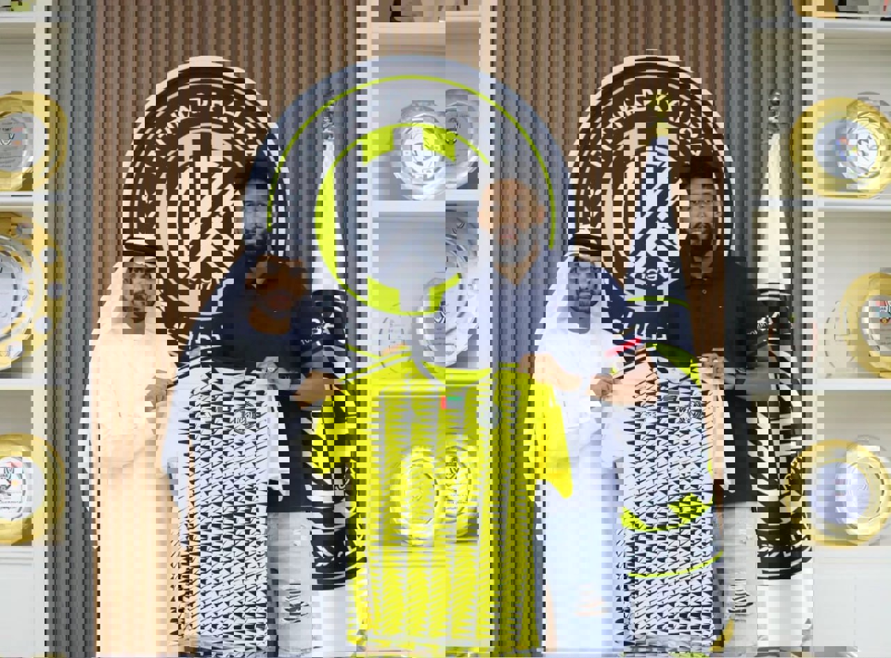 1928676