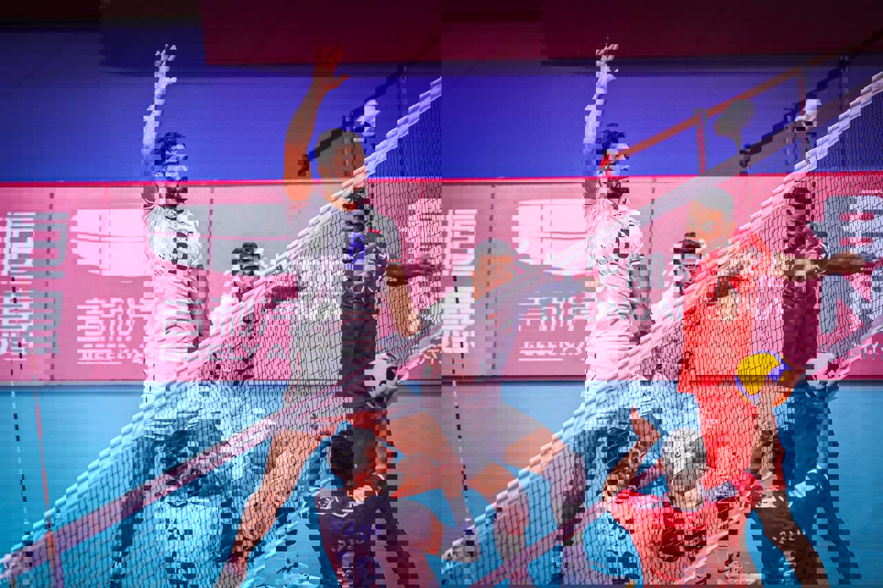1928690
