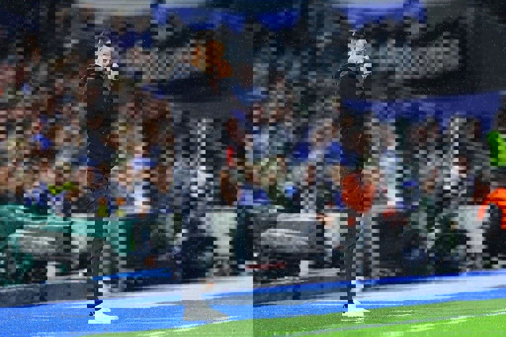1928956