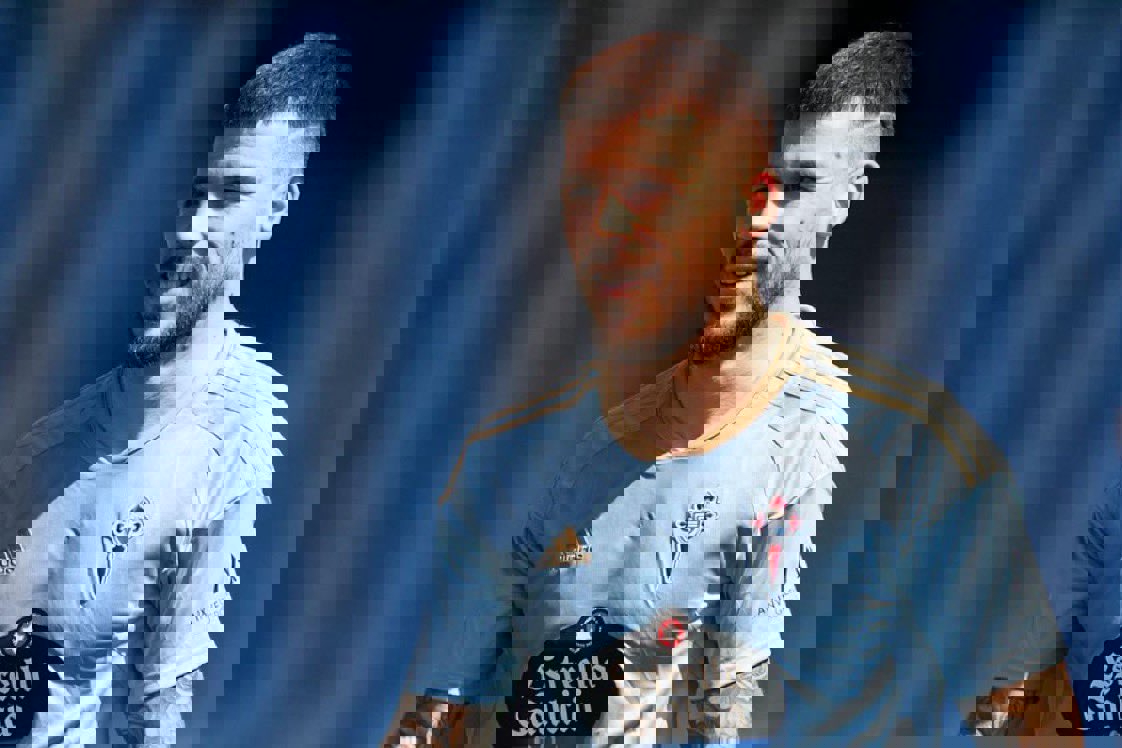1929052