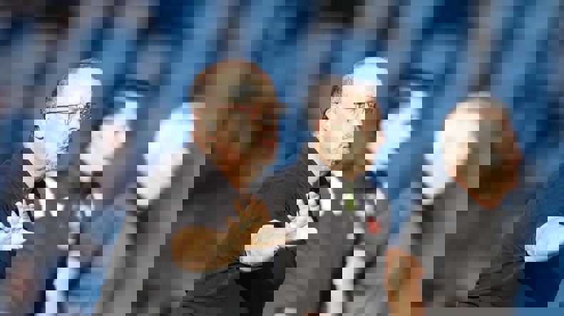 1929729