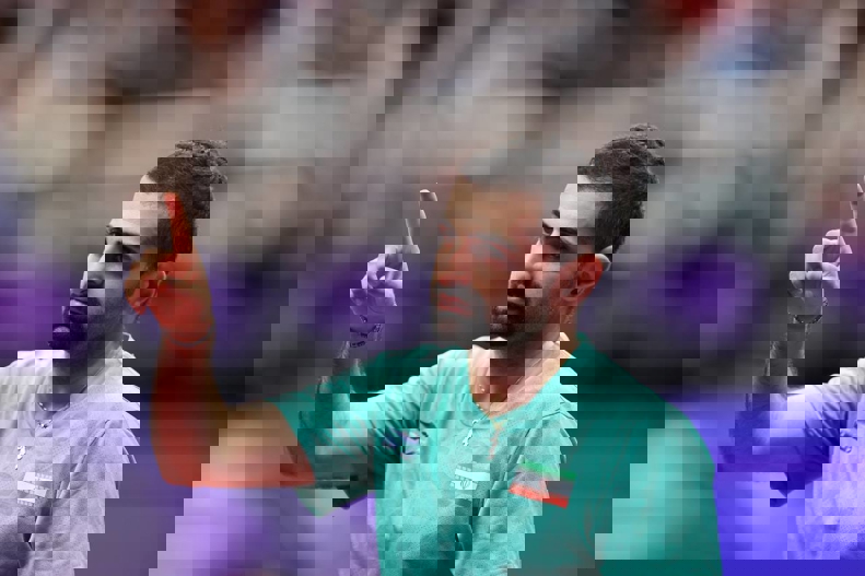 1929309