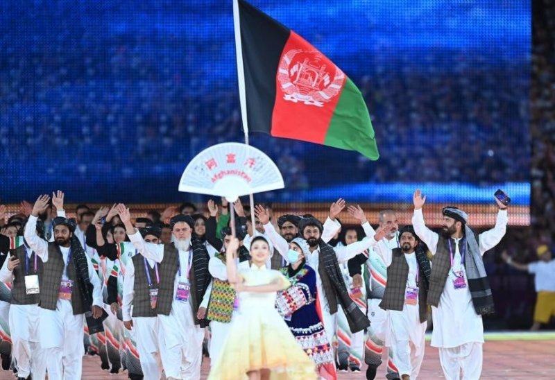 ملاقات ورزشکاران افغان با توماس باخ