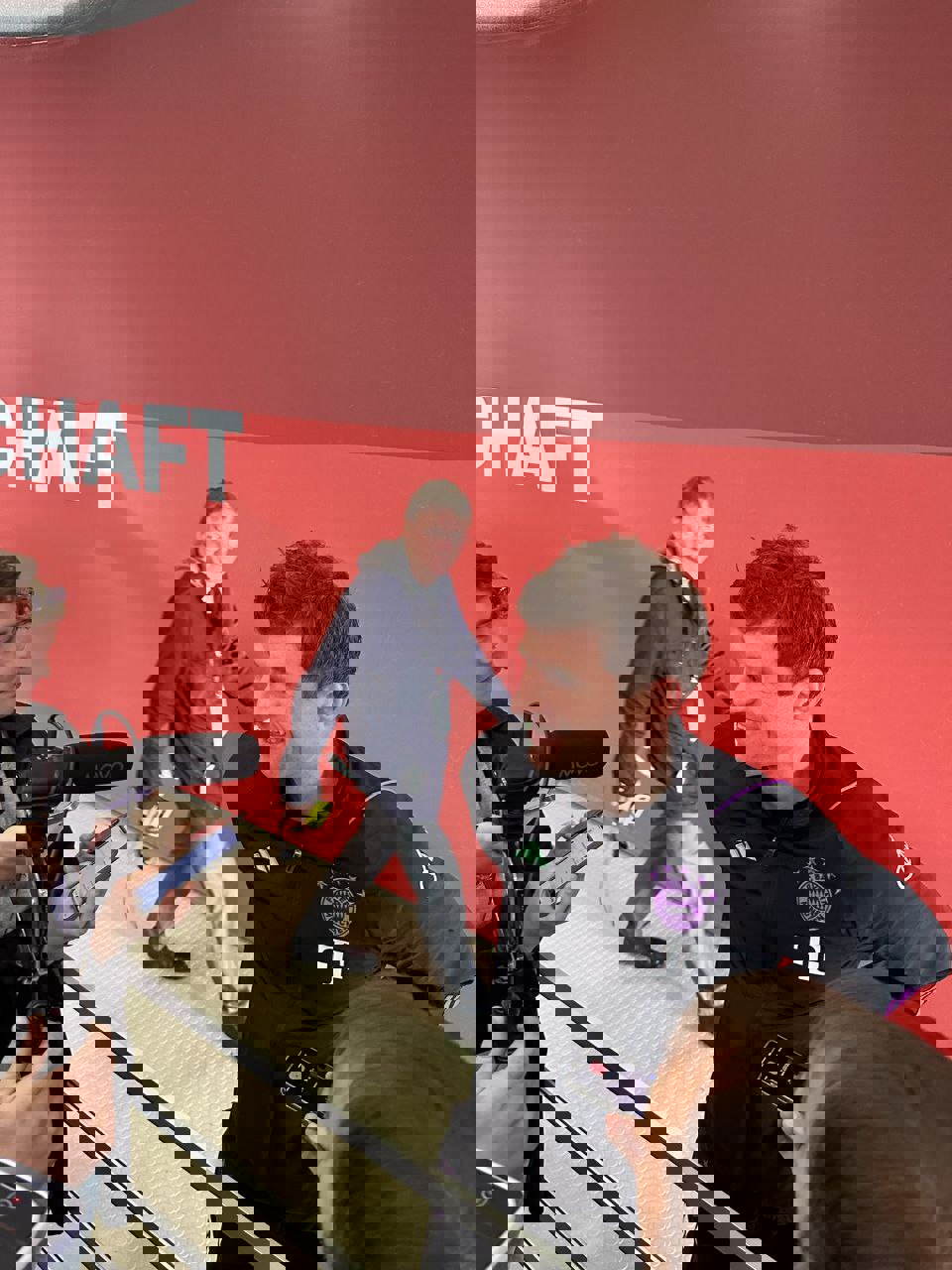 1929630