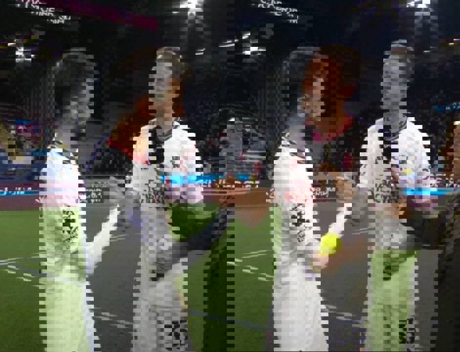 1929796