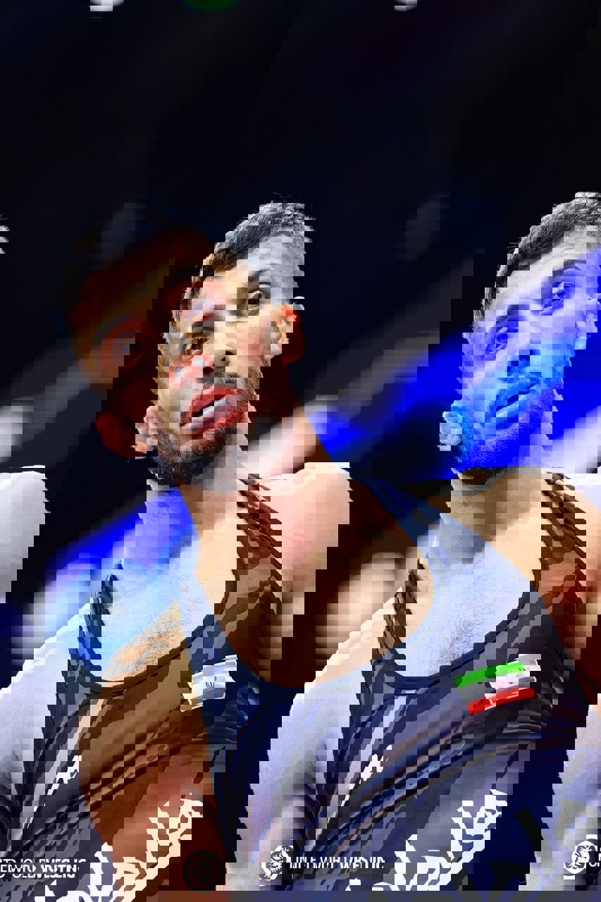 1930302