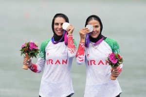 اولین مدال کاروان ایران: مادرانه همراه با بغض و گریه