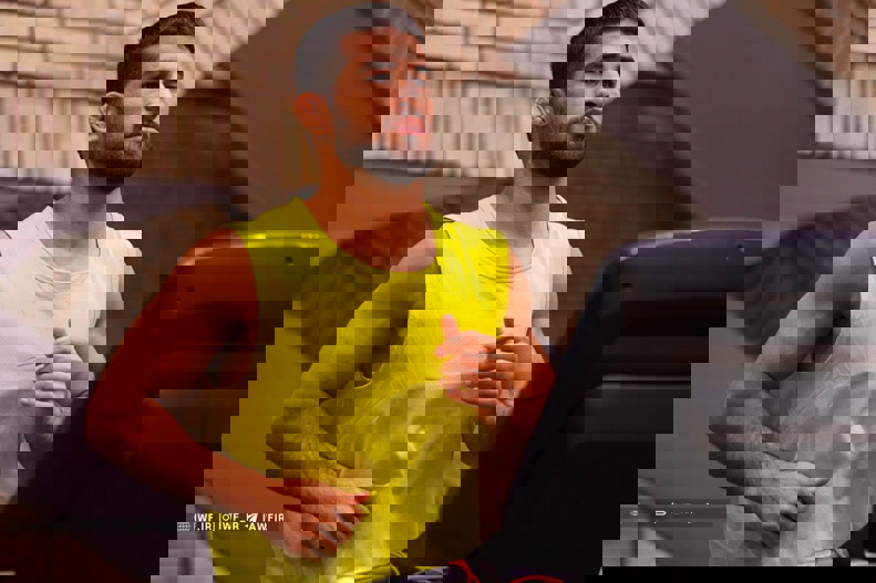 1929908