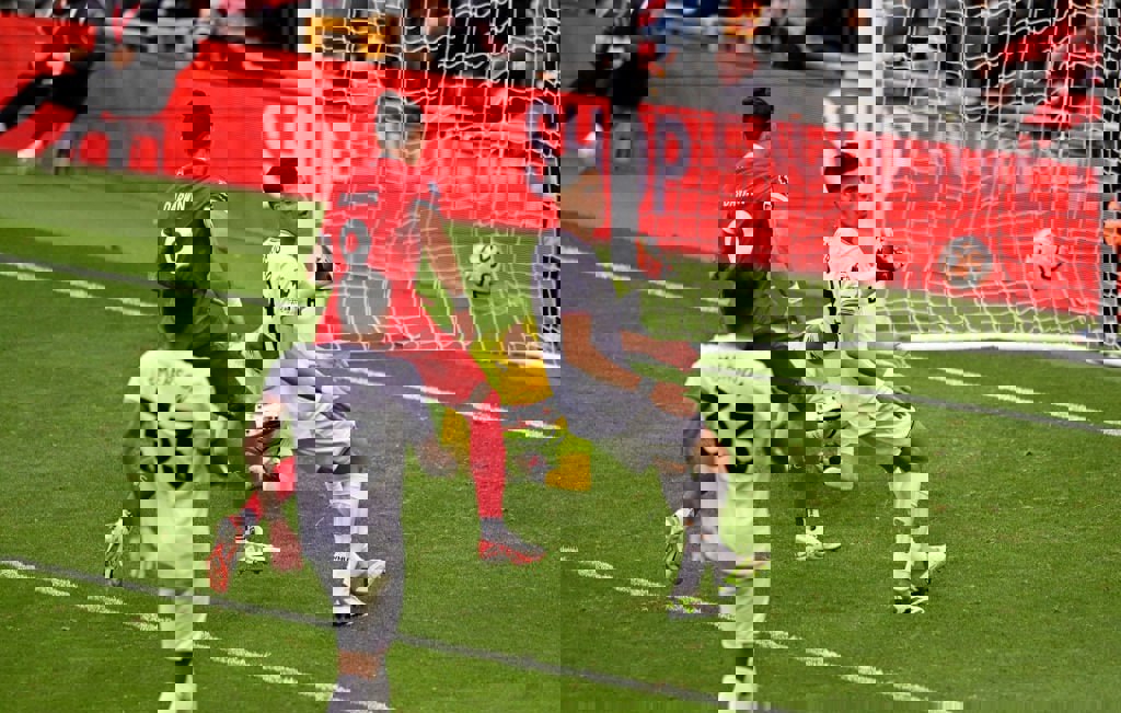 1930119