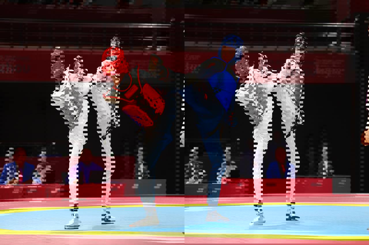 1930405