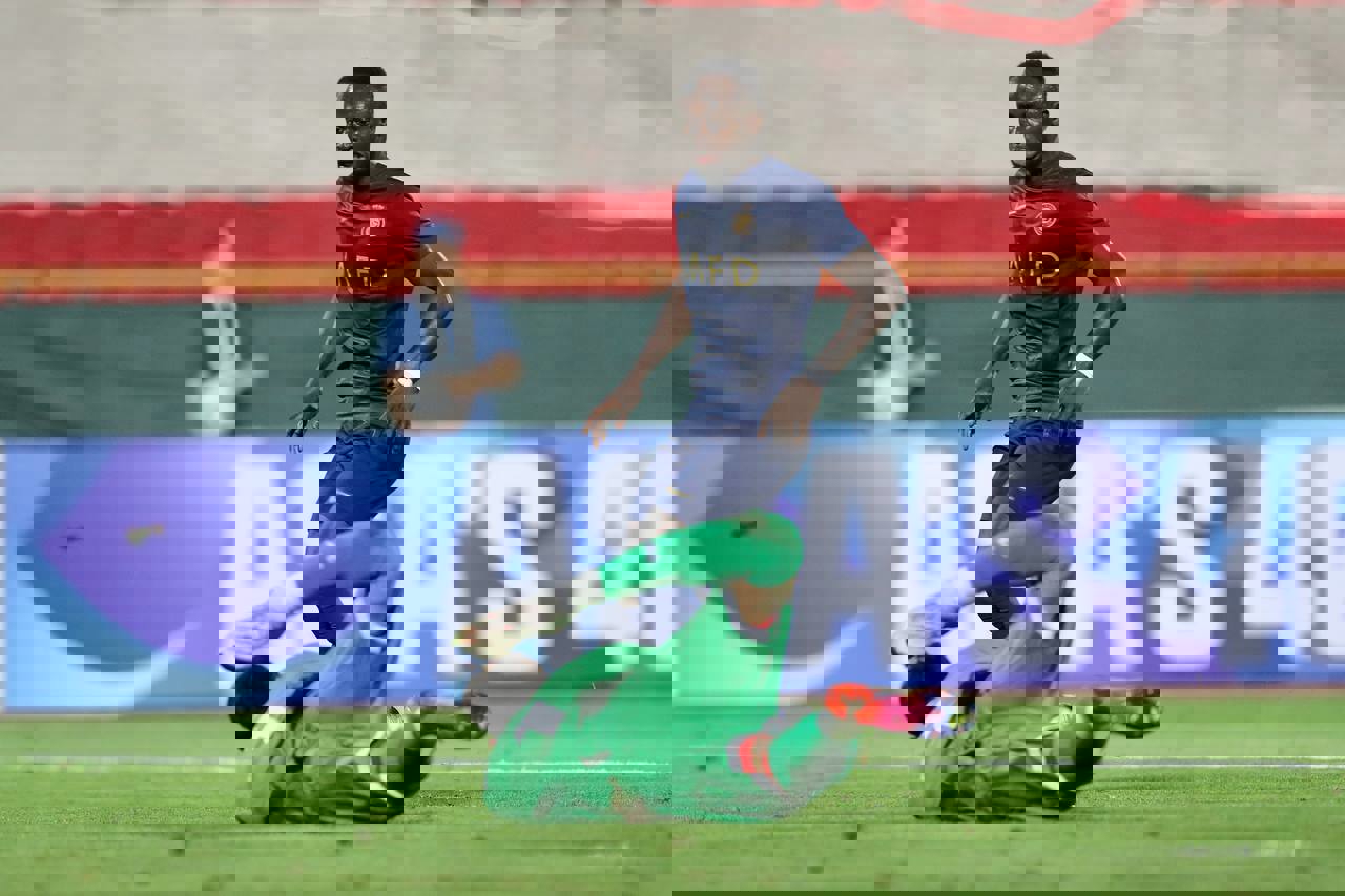 1930384