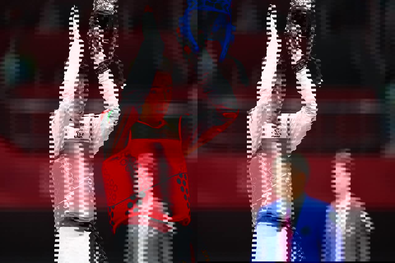 1930576