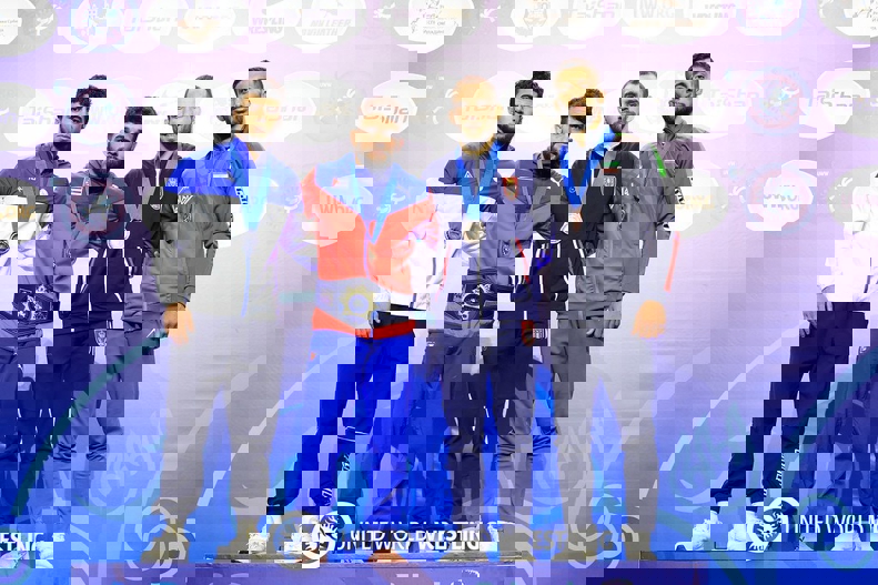 1930520