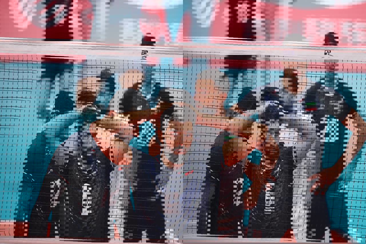1930486