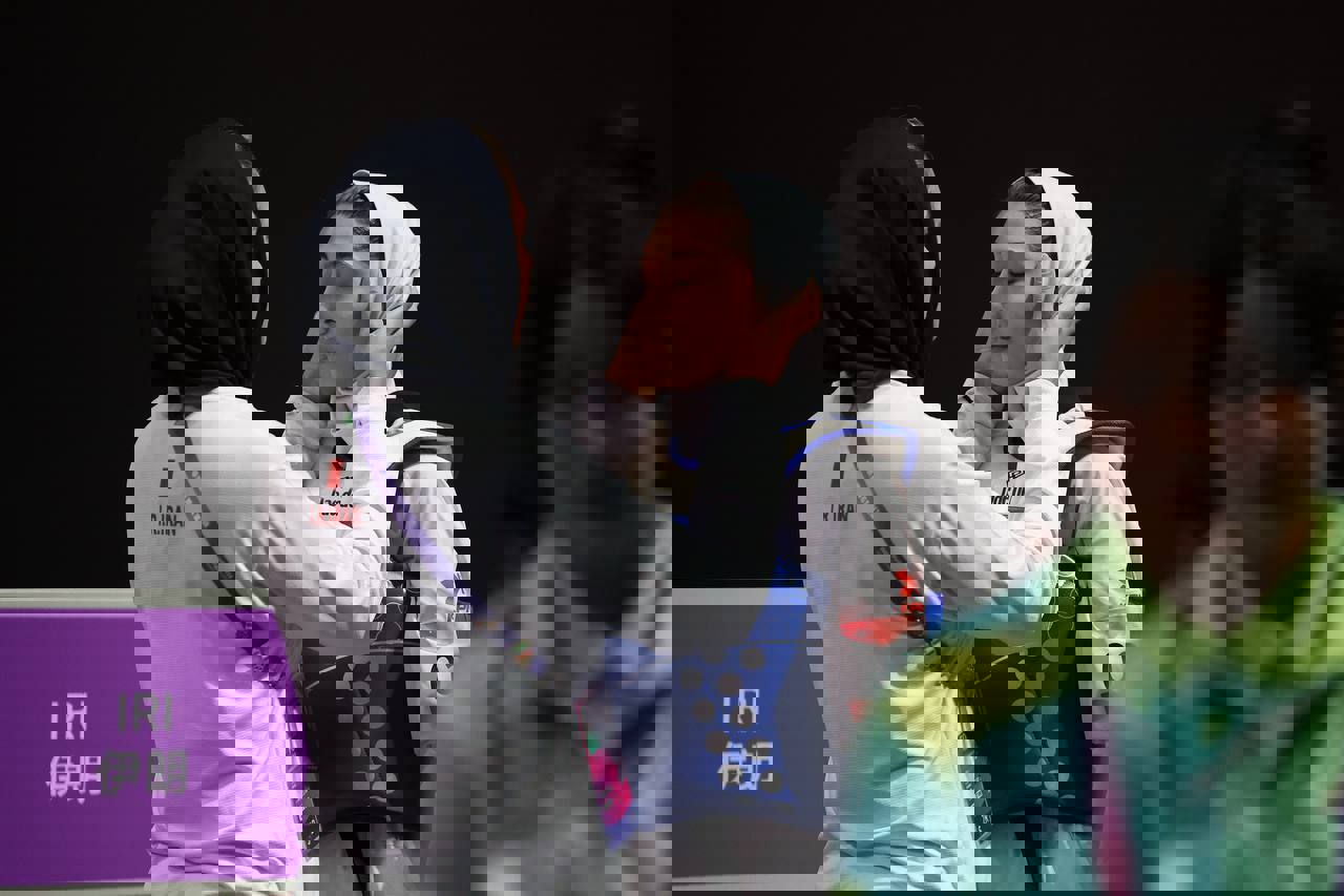 1930527